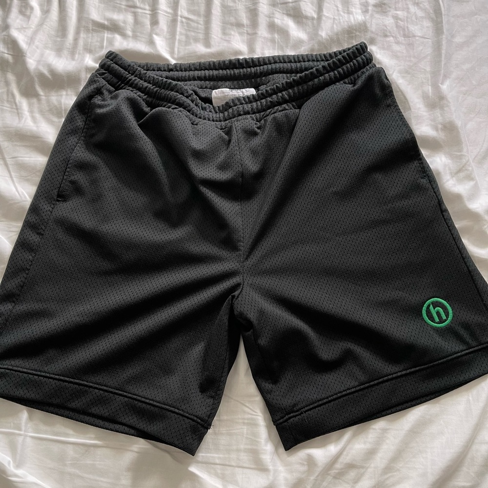 Hidden NY black mesh shorts size large excellent condition